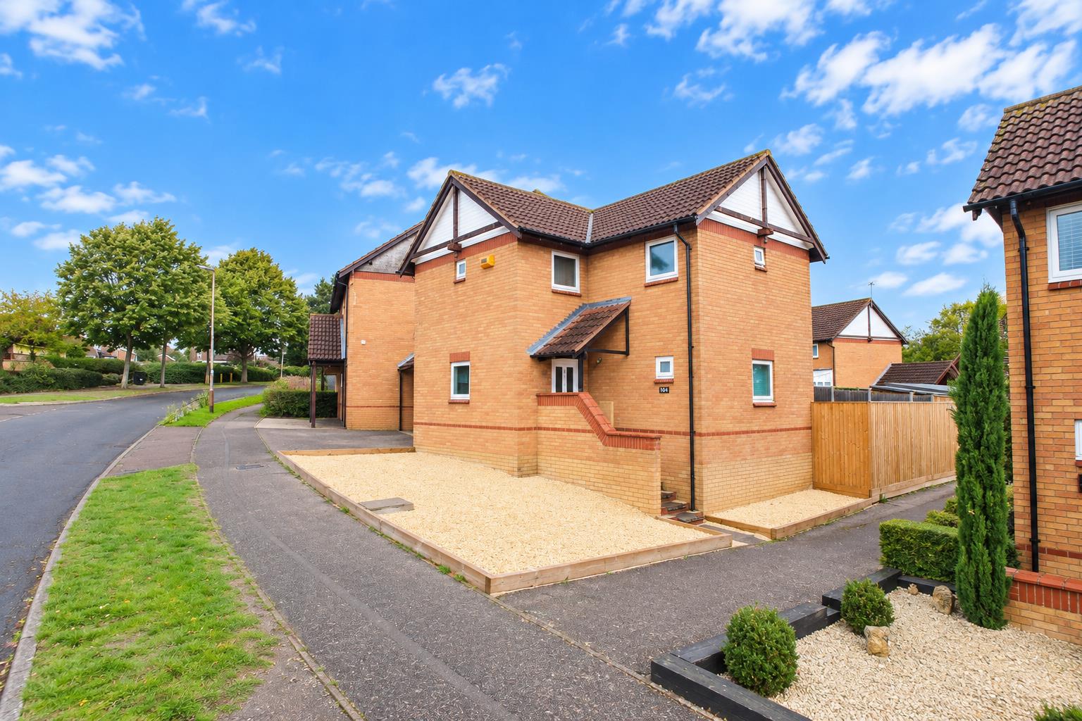 2 bed property in Chepstow Drive, Milton Keynes
